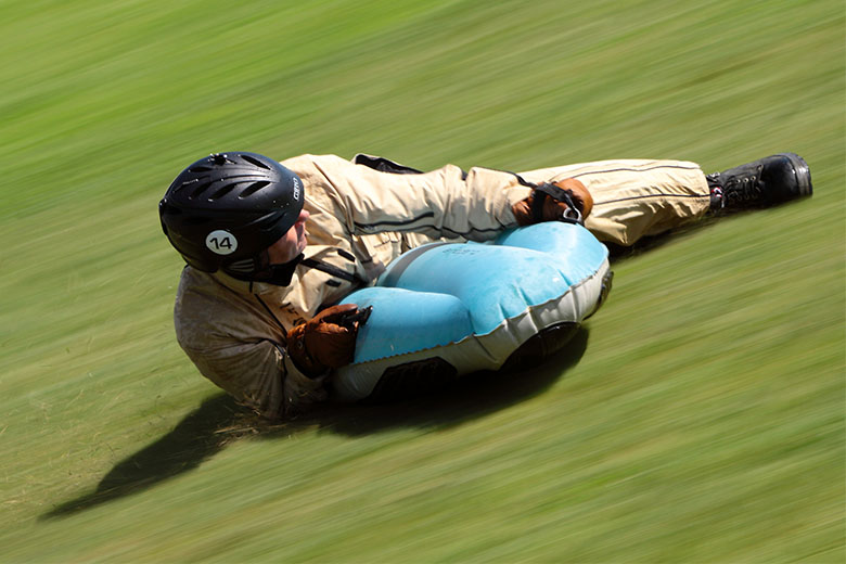 funevents-airboarden-sprungschanze-einsiedeln-6