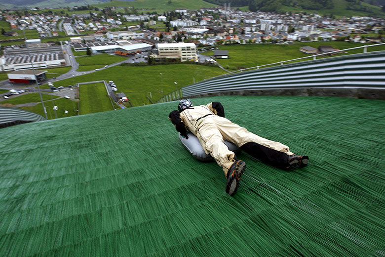 funevents-airboarden-sprungschanze-einsiedeln-7